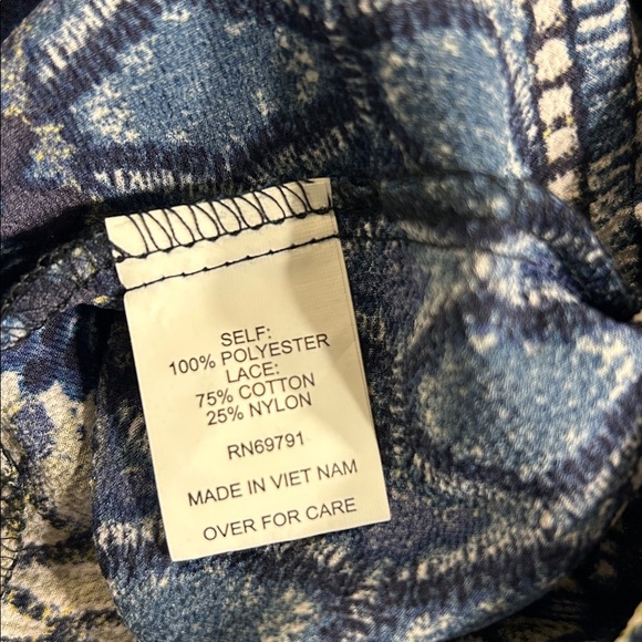 Figueroa & Flower Bohemian Patterned Blouse With Lace Details On Back Size SP - Picture 7 of 8